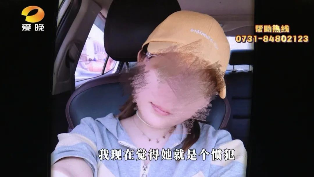DƬ